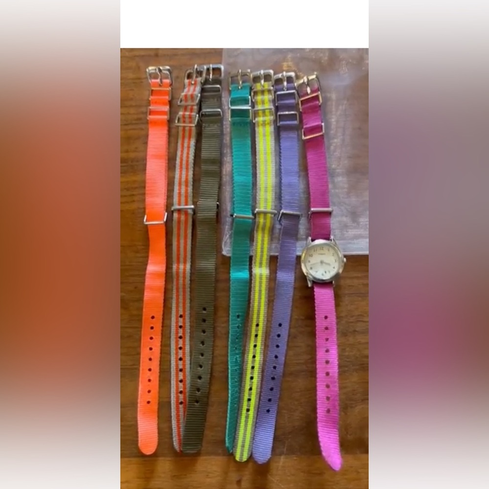 Bundle two straps